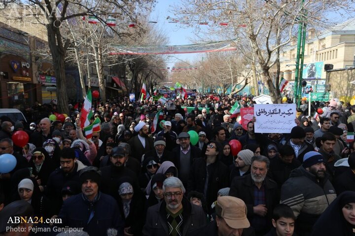 Photos: 22 Bahman rally held in Isfahan