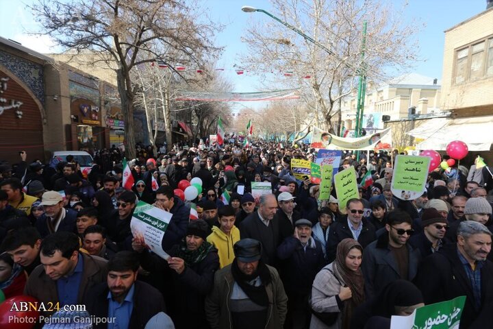 Photos: 22 Bahman rally held in Isfahan