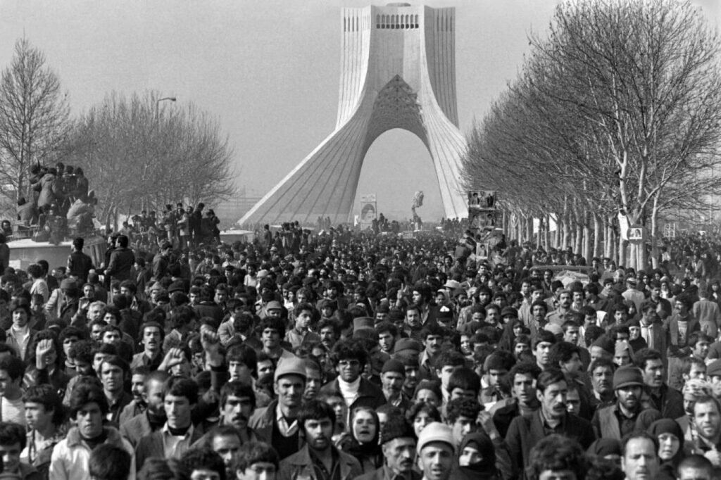 خلال 46 عاما.. إنجازات عظيمة قدمتها الثورة الاسلامية المباركة في إيران رغم الحصار والحرب الظالمة