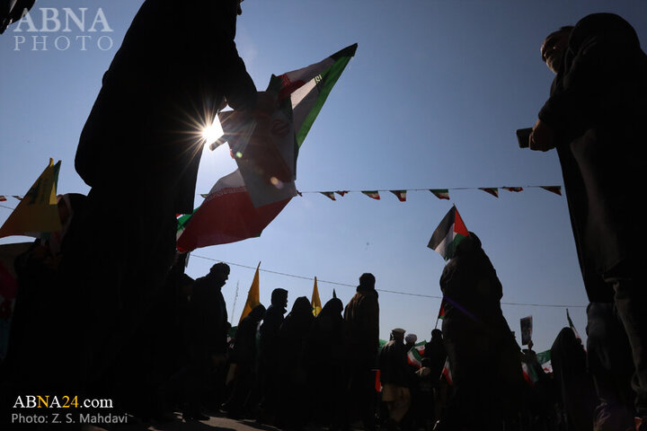 تقرير مصور/ مشاركة واسعة لأهالي مدينة قم بذكرى انتصار الثورة الاسلامية