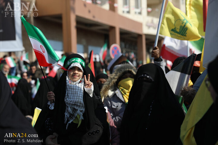 تقرير مصور/ مشاركة واسعة لأهالي مدينة قم بذكرى انتصار الثورة الاسلامية