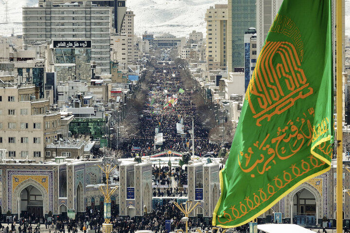 تقرير مصور/ حضور واسع لأهالي مدينة مشهد بذكرى انتصار الثورة الاسلامية الإيرانية