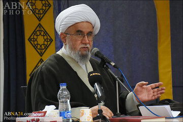 آیت‌الله رمضانی در جمع جوانان آفریقا: دشمنان ایمان نسل جوان را هدف گرفته‌اند