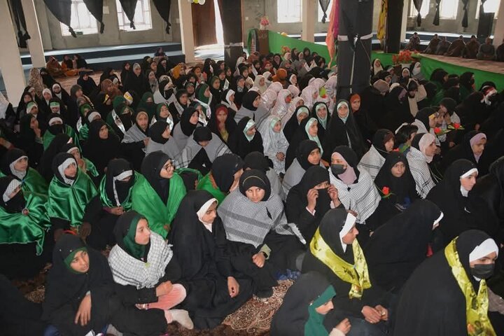 Shia Girls in Kashmir join birth celebration of Imam Zaman