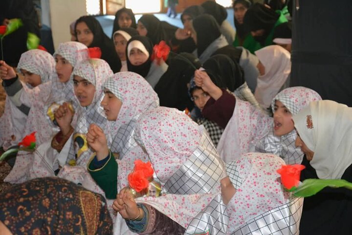 Shia Girls in Kashmir join birth celebration of Imam Zaman