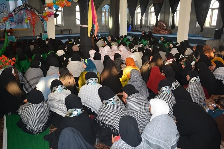 Shia Girls in Kashmir join birth celebration of Imam Zaman