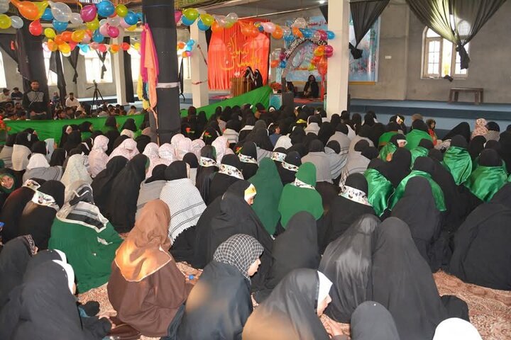 Shia Girls in Kashmir join birth celebration of Imam Zaman