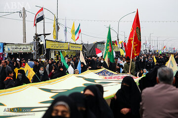 ویدیو | حضور گسترده زائران و مواکب بین‌المللی در جشن میلاد حضرت مهدی(عج) در قم