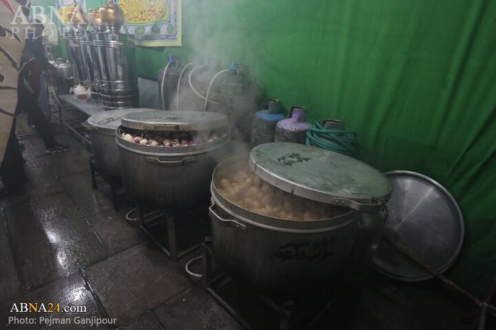 تقرير مصور/ مواكب خدمية تنتشر في مدينة أصفهان لتقديم الخدمات بمناسبة ولادة الإمام الحجة(عج)