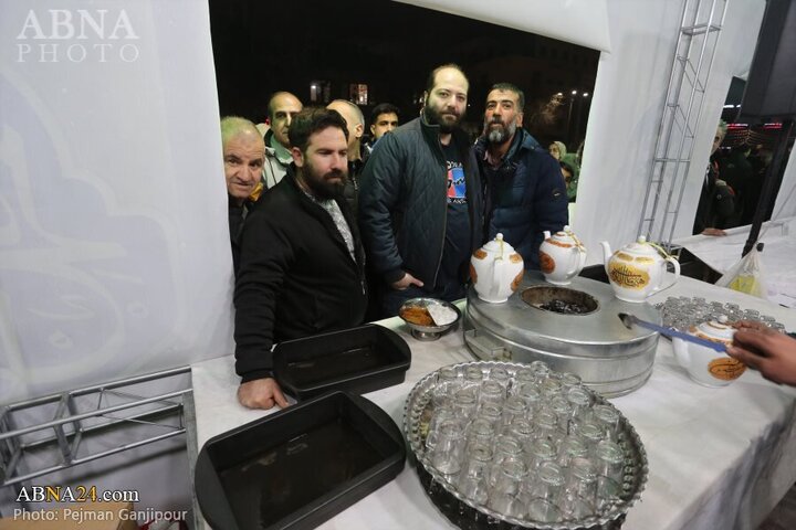 تقرير مصور/ مواكب خدمية تنتشر في مدينة أصفهان لتقديم الخدمات بمناسبة ولادة الإمام الحجة(عج)