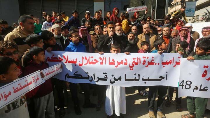 تظاهرات فلسطینی‌ها علیه طرح ترامپ برای کنترل غزه