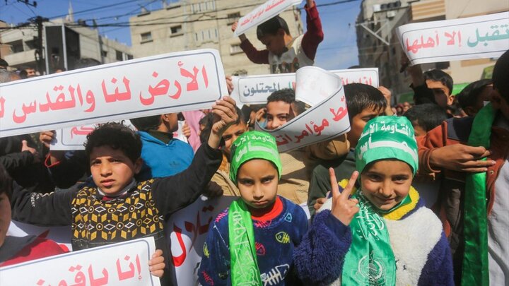 تظاهرات فلسطینی‌ها علیه طرح ترامپ برای کنترل غزه