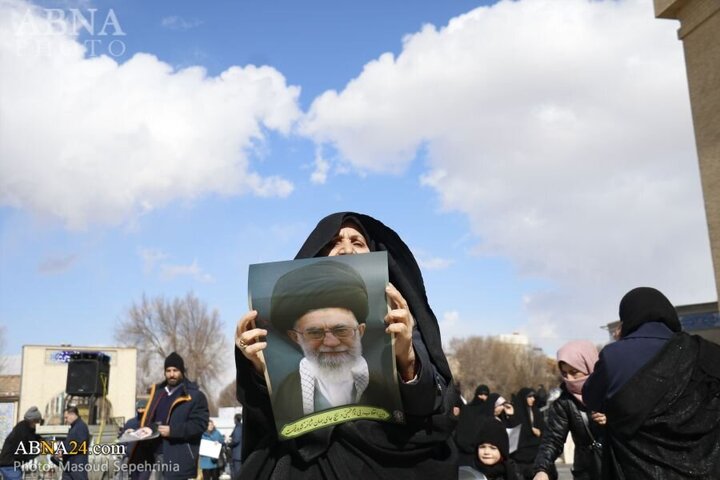 Photos: Public gathering in Tabriz in support of statements of Imam Khamenei