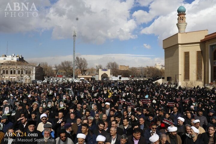 Photos: Public gathering in Tabriz in support of statements of Imam Khamenei