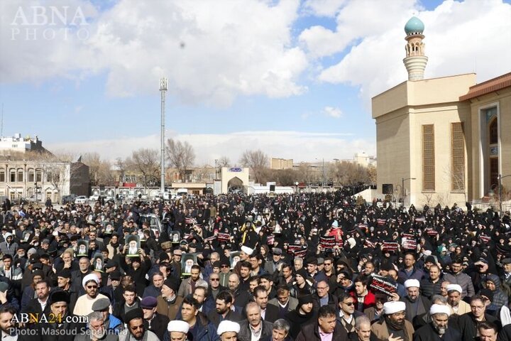 Photos: Public gathering in Tabriz in support of statements of Imam Khamenei