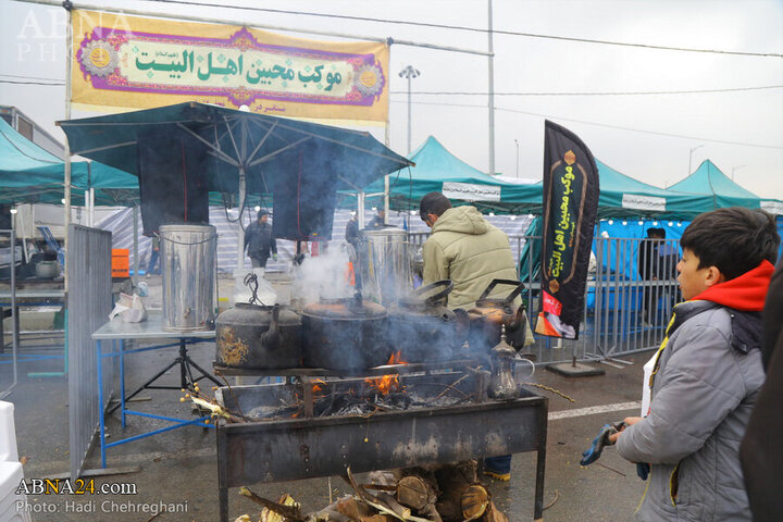 Photos: Huge number of pilgrims march towards Jamkaran mosque