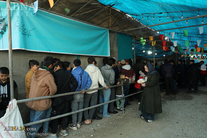 Photos: Qom's Imamzadehs Mawkibs serve pilgrims during Mid-Sha'ban Eid