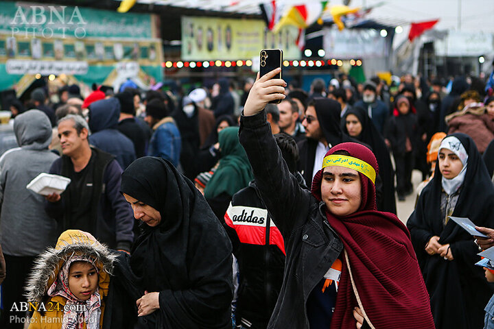 Photos: Mawkibs serve pilgrims in walking route toward Jamkaran Mosque on Mid-Shaban