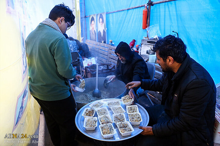 Photos: Mawkibs serve pilgrims in walking route toward Jamkaran Mosque on Mid-Shaban