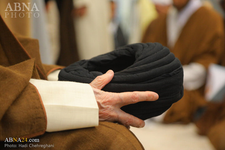 Photos: Turban wearing ceremony held by Grand Ayatollahs on Mid-Sha'ban