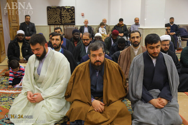 Photos: Turban wearing ceremony held by Grand Ayatollahs on Mid-Sha'ban