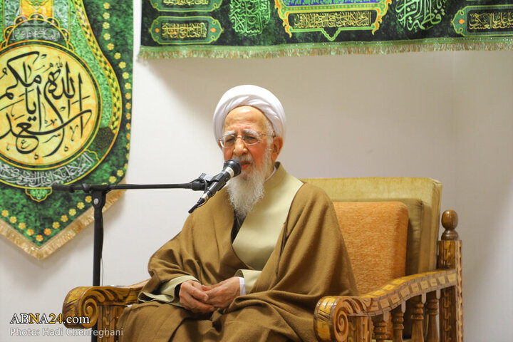 Photos: Turban wearing ceremony held by Grand Ayatollahs on Mid-Sha'ban