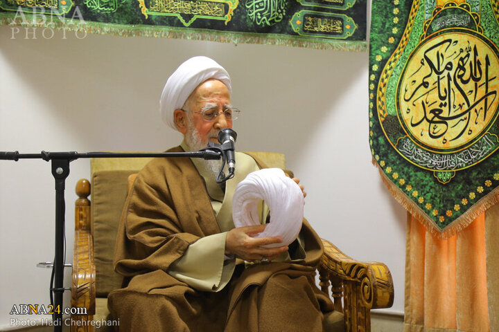 Photos: Turban wearing ceremony held by Grand Ayatollahs on Mid-Sha'ban