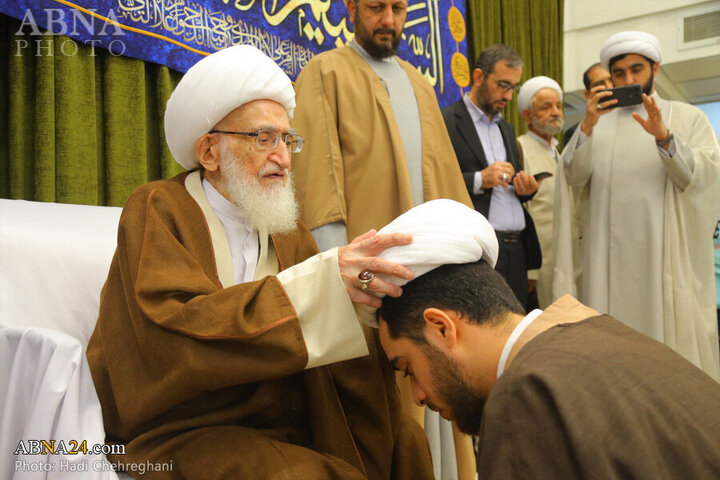 Photos: Turban wearing ceremony held by Grand Ayatollahs on Mid-Sha'ban