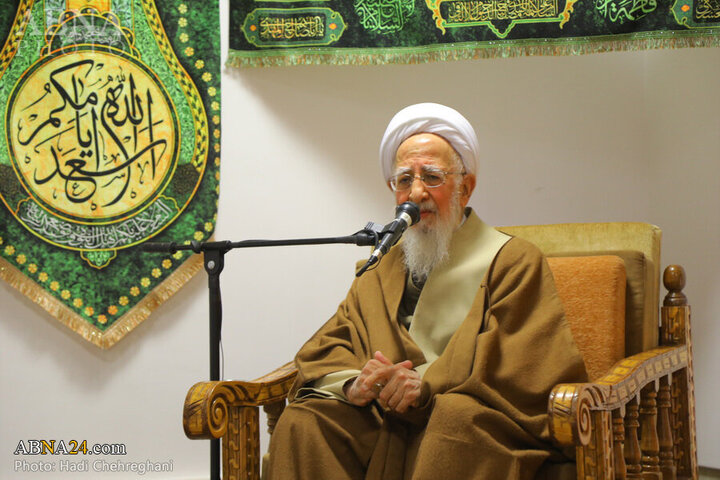 Photos: Turban wearing ceremony held by Grand Ayatollahs on Mid-Sha'ban