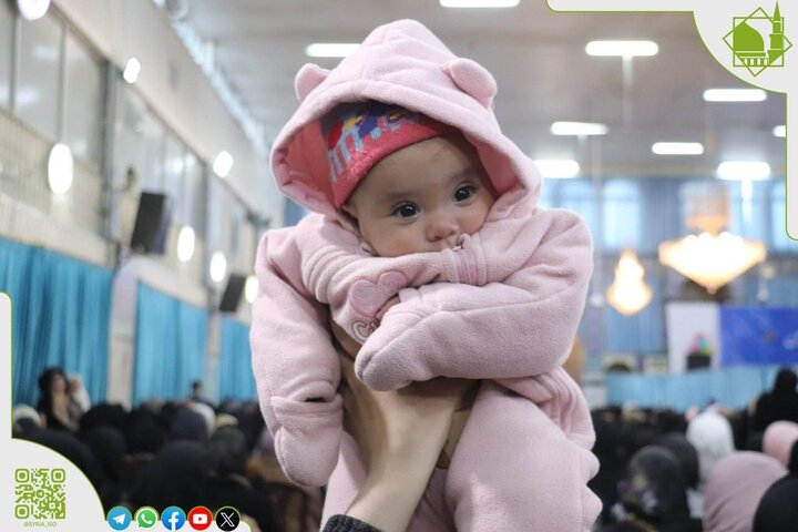 تقرير مصور/ احتفال بهيج بمناسبة ولادة الامام الحجة (عج) في حرم السيدة "زينب" (ع)