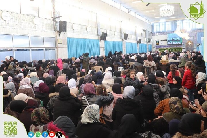 تقرير مصور/ احتفال بهيج بمناسبة ولادة الامام الحجة (عج) في حرم السيدة "زينب" (ع)