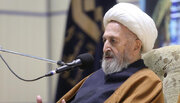 آية الله سبحاني: يعد الشيخ عبد الكريم الحائري مصداقا بارزا للعالم بزمانه