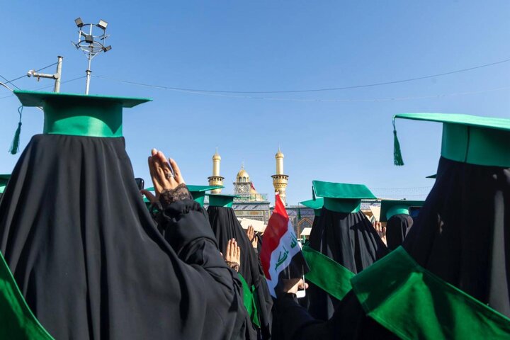 أكثر من 4000 طالبة يرددن قسم التخرج وعهد الولاء عند مرقد أبي الفضل العباس (عليه السلام)