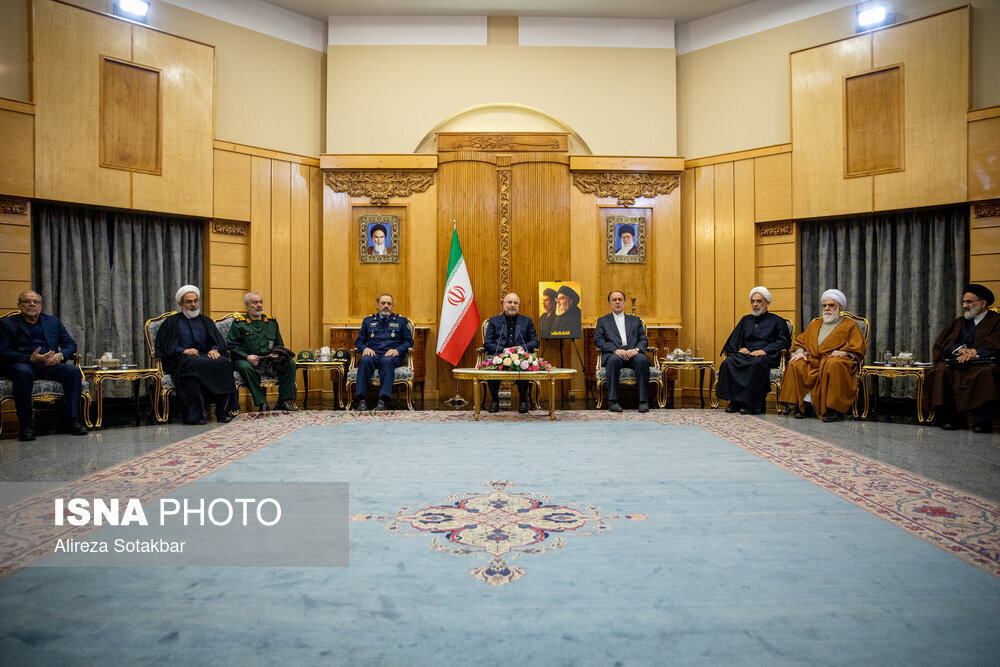 Supreme Leader's representatives attend funeral ceremonies of martyrs Sayyed Nasrallah, Safieddine