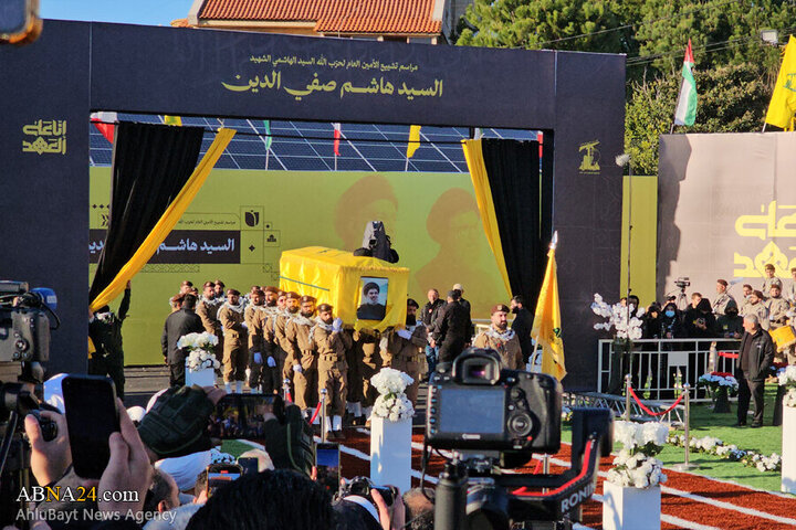 Photos (1): Funeral ceremony of martyr Safieddine held in Deir Qanoun