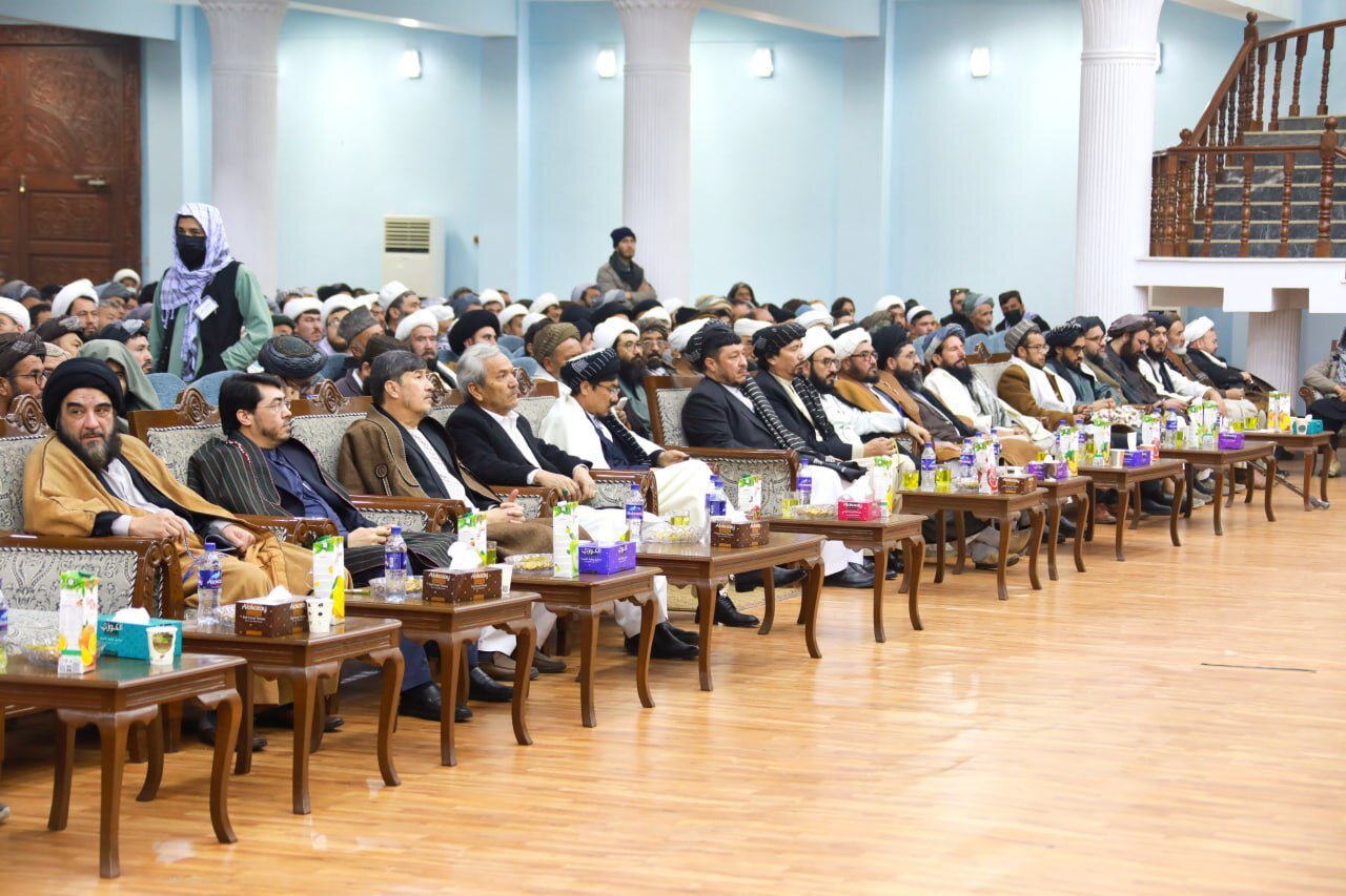 «کمیسیون عالی شیعیان افغانستان» گردهمایی در حمایت از طالبان برگزار کرد / مقام ارشد طالبان: همه در افغانستان از حقوق یکسان برخوردار هستند