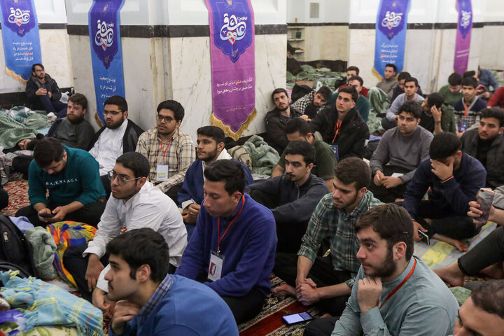 تقرير مصور/ اعتكاف شباب مؤمنين في الأيام الأخيرة من شهر رشعبان بمسجد تابع للحرم الرضوي في مشهد