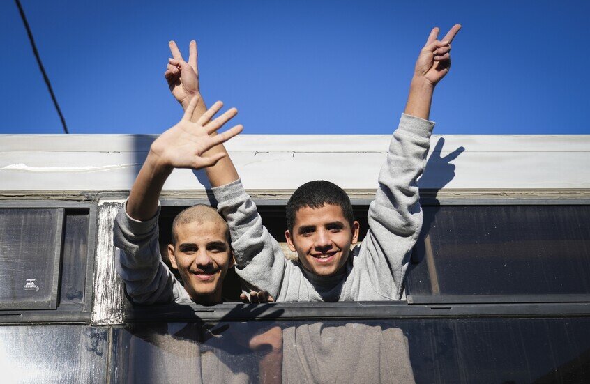 مركز حماية الصحفيين الفلسطينيين يكشف تفاصيل مروعة عن تعذيب الإعلاميين المعتقلين في إسرائيل