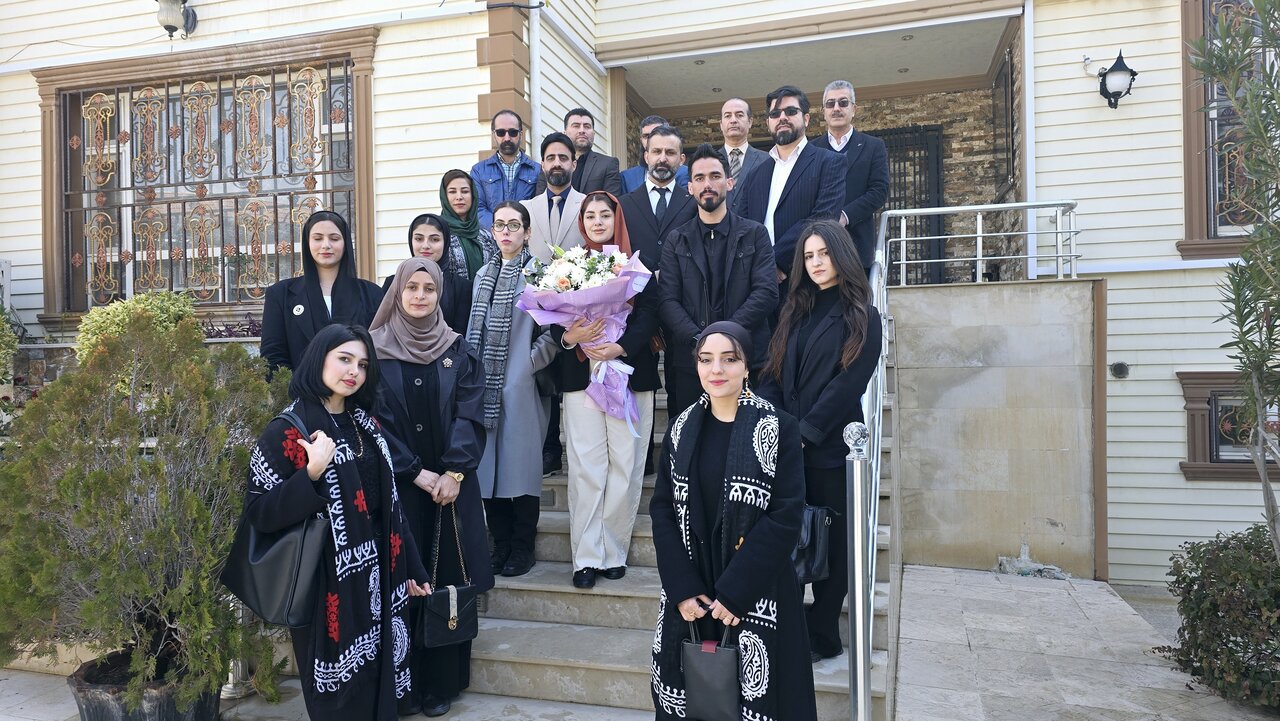 تقدیر از دانشجویان برتر رشته ادبیات فارسی در دانشگاه سلیمانیه عراق + تصاویر