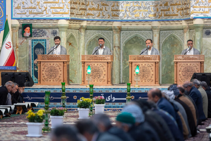 گزارش تصویری | ترتیل‌خوانی روزه‌داران در حرم امام رضا(ع)