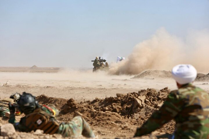 تقرير مصور/ الحشد الشعبي يجري مناورة عسكرية في البصرة