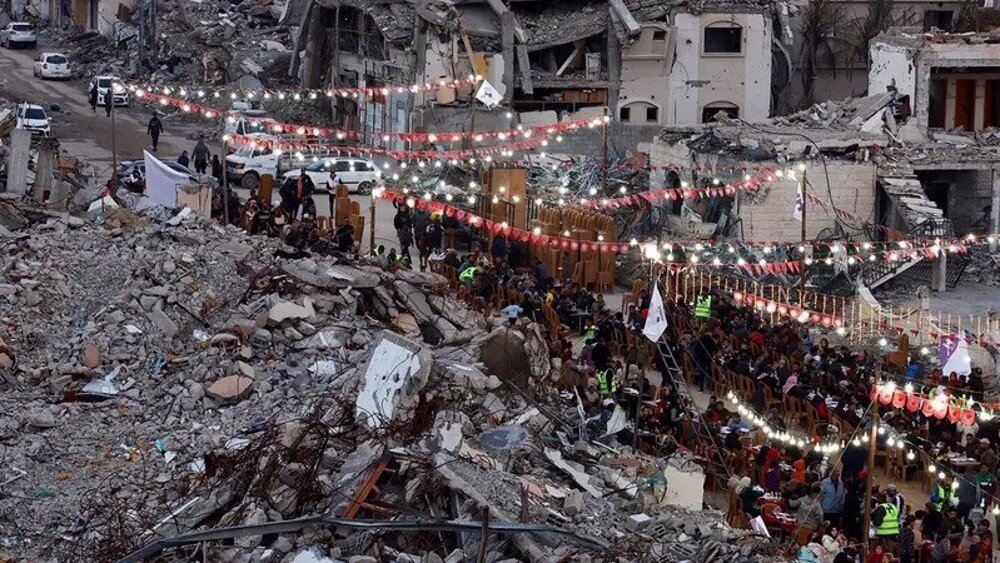 Egypt FM says to present Gaza reconstruction plan at emergency Arab summit