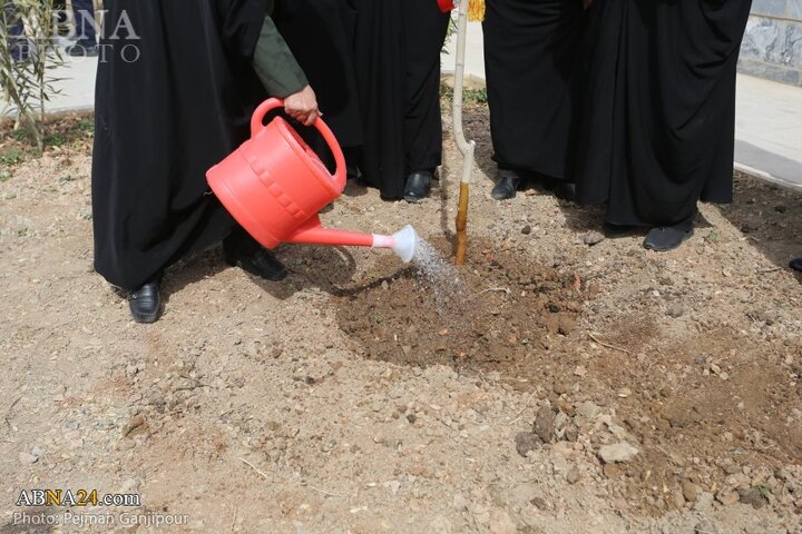 پویش کاشت نهال ایثار به یاد شهدا در اصفهان