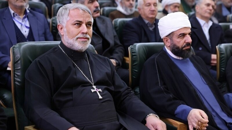 От роли, которую сыграли иранские христиане в эпоху Священной обороны, до изучения философии поста в монотеистических религиях