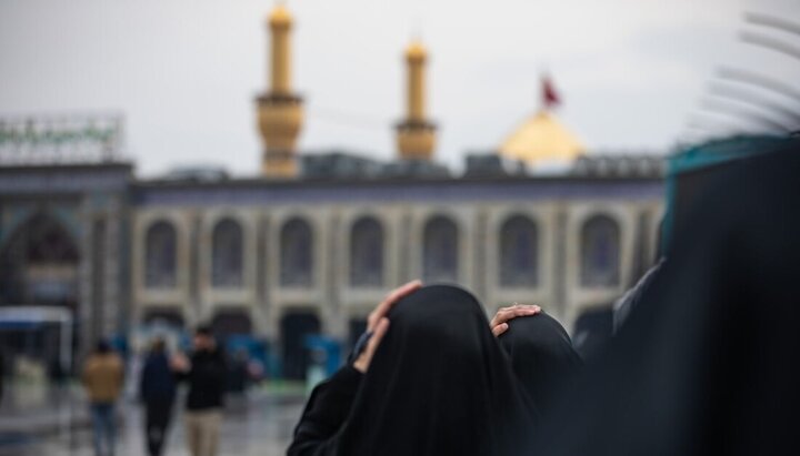 قطرات الغيث وأعين الزائرين.. مشهد رمضاني يروي القلوب عند مرقد الإمام الحسين (ع)