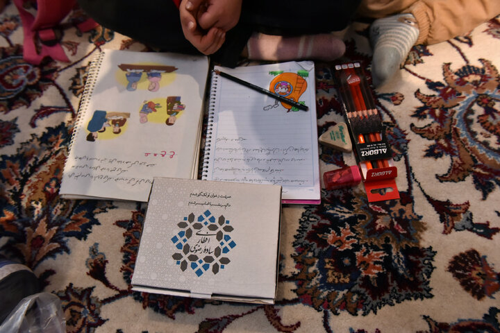 گزارش تصویری | توزیع افطاری سبک در حرم مطهر رضوی