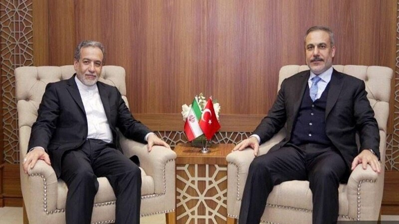 Аракчи: Поддержание и защита отношений — общая обязанность иранских и турецких официальных лиц