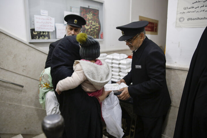 گزارش تصویری | سفره آسمانی به نیت شهدا