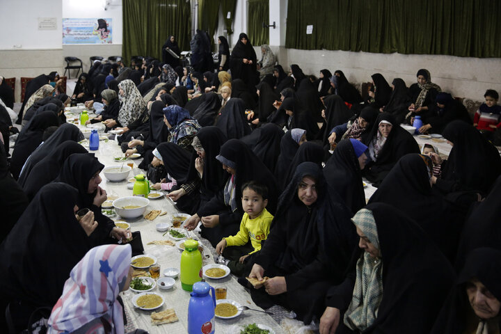 گزارش تصویری | سفره آسمانی به نیت شهدا