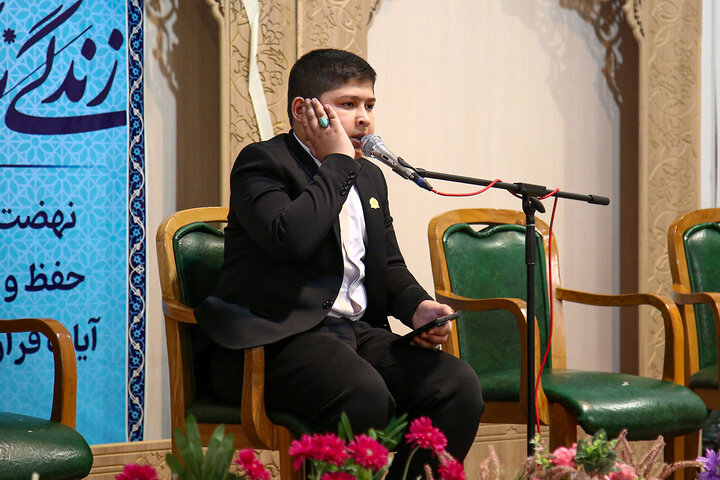 گزارش تصویری | دورهمی قرآنیان قم در ضیافت افطاری حرم حضرت معصومه(س)